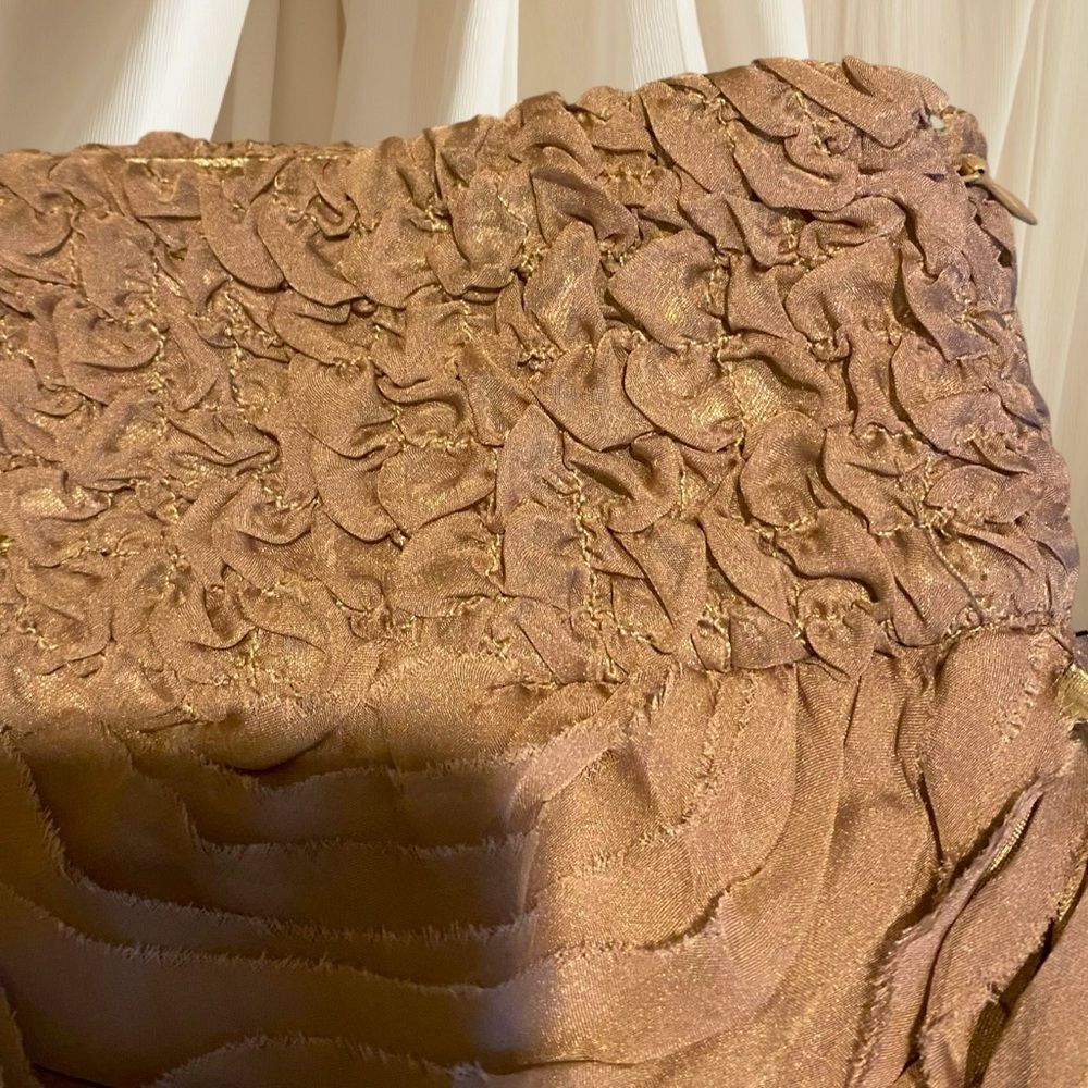 Lucy & Co. 3D Rosette lace mini skirt | Beige rosette ruffle skirt NWT size M - Picture 2 of 7